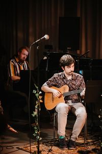 Tudo Azul spielt ein Konzert in der Rampe